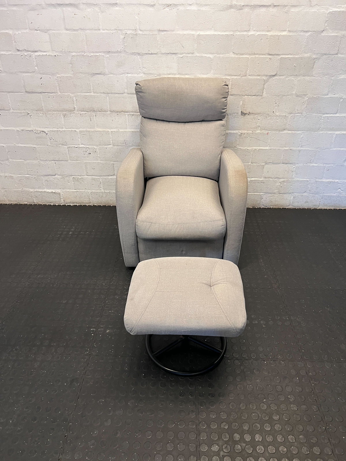 Cozy Grey Fabric Recliner Chair & Ottoman Set - 2ndhandwarehouse.com