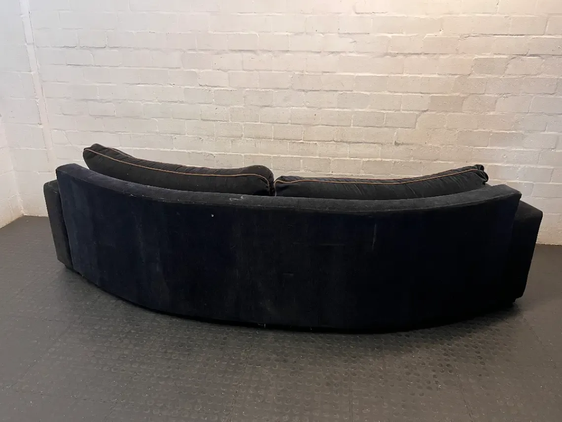 Curved Black Velvet 4-Seater Couch - Age-Related Wear - 2ndhandwarehouse.com
