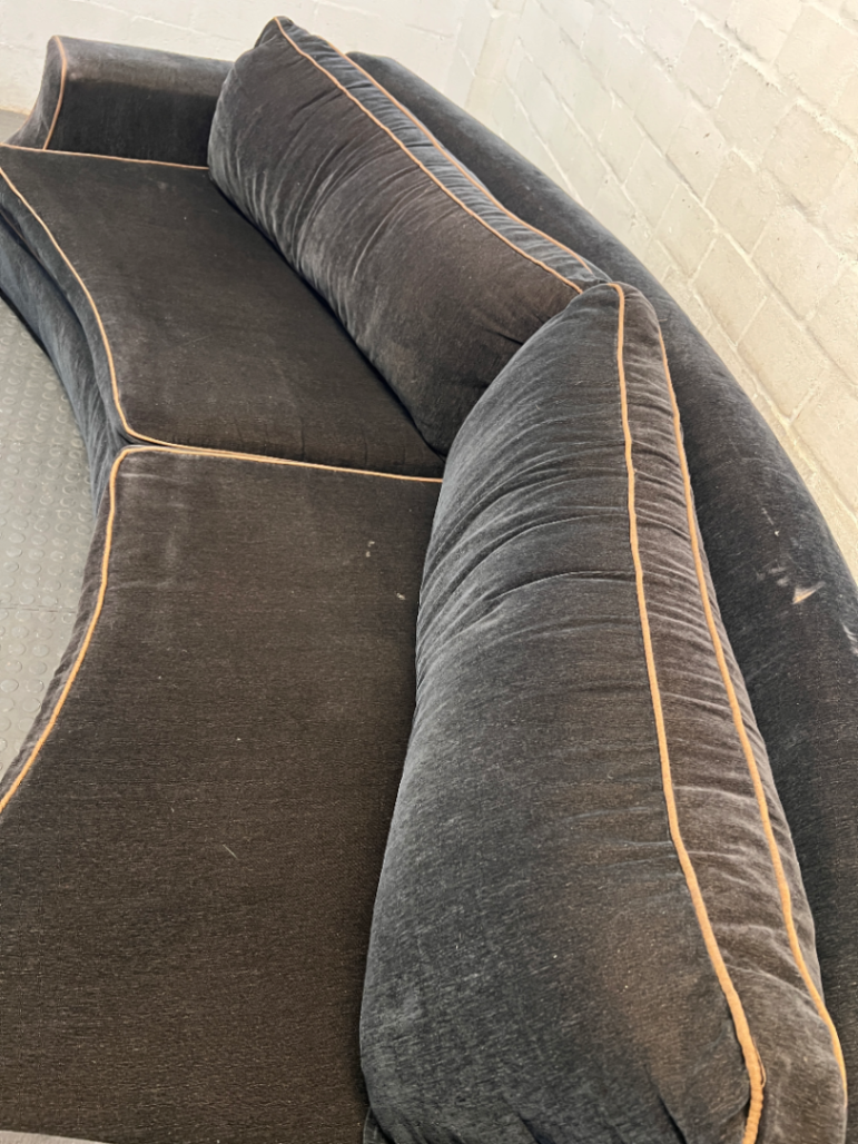 Curved Black Velvet 4-Seater Couch - Age-Related Wear - 2ndhandwarehouse.com