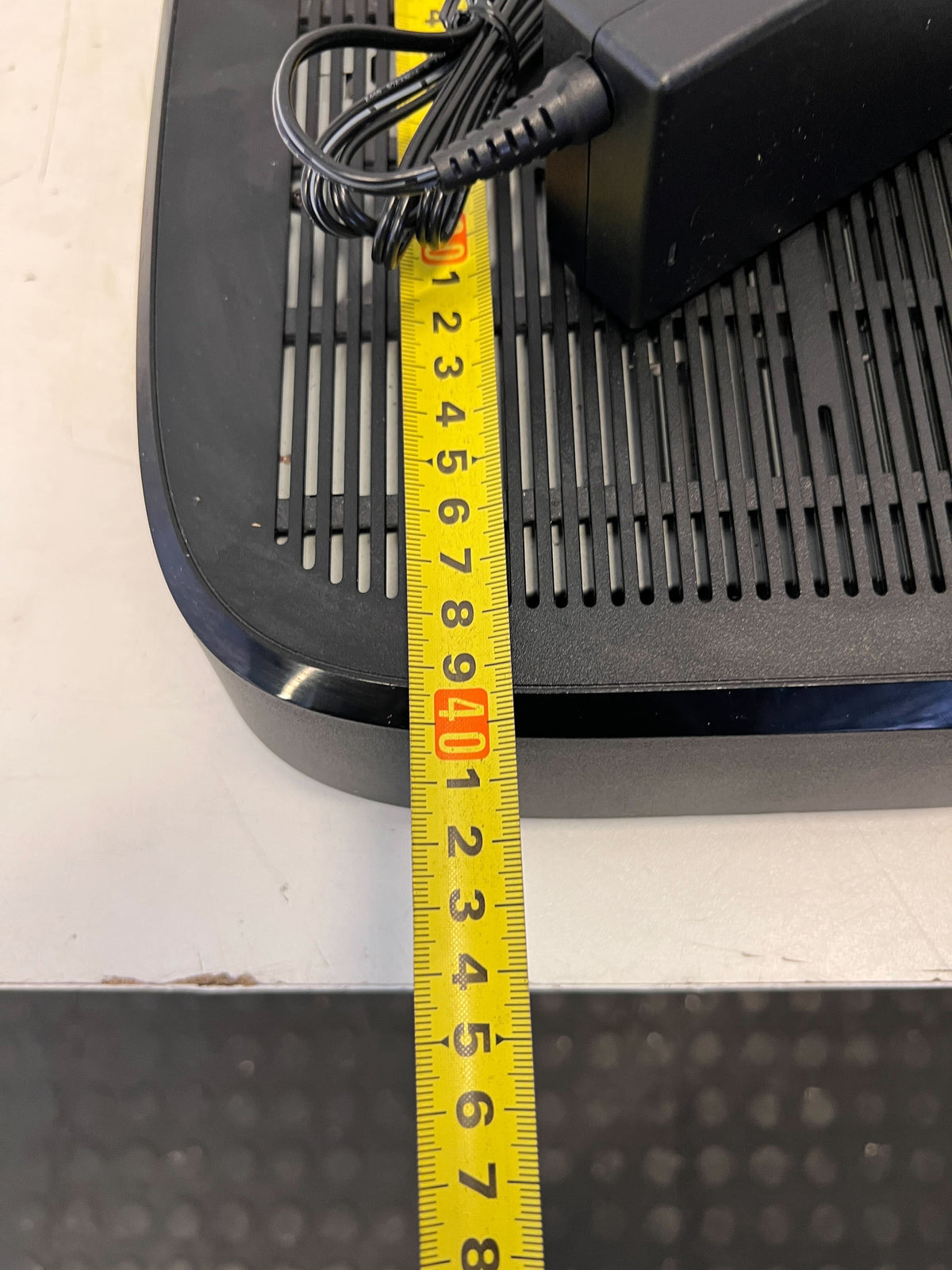 DSTV Explora HD Decoder with Remote - Slight Surface Scratches