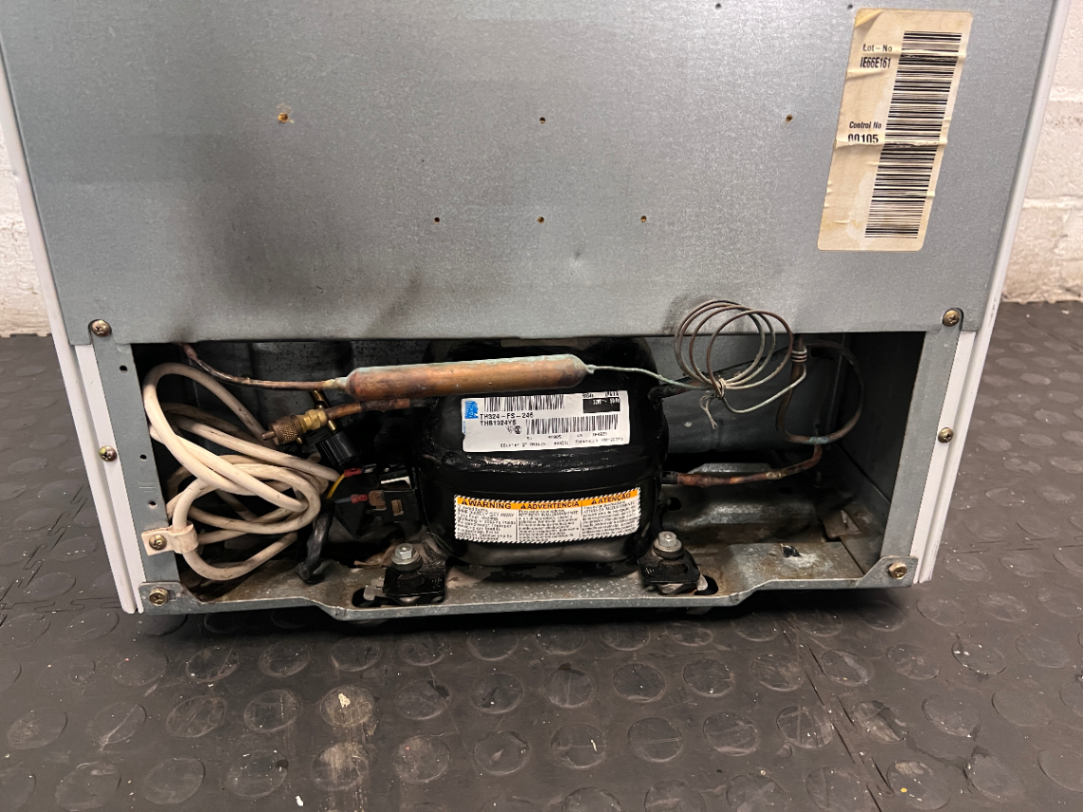 Daewoo White Bar Fridge - Needs Review / For Repair - 2ndhandwarehouse.com