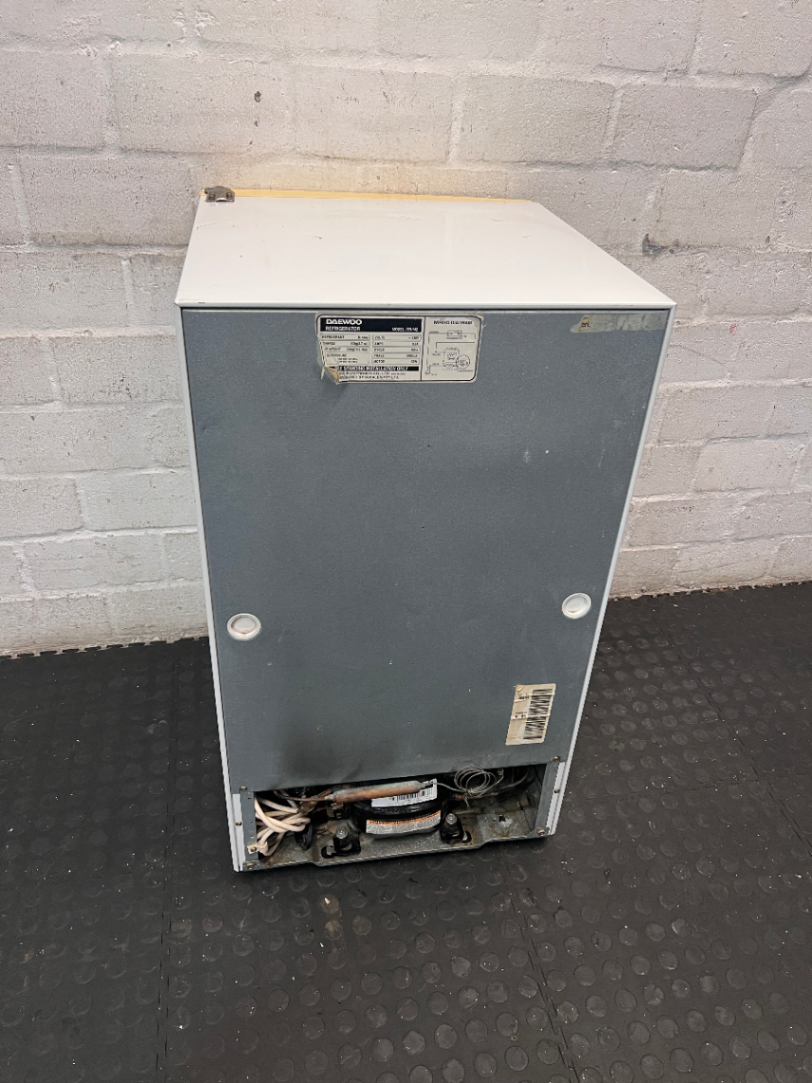 Daewoo White Bar Fridge - Needs Review / For Repair - 2ndhandwarehouse.com