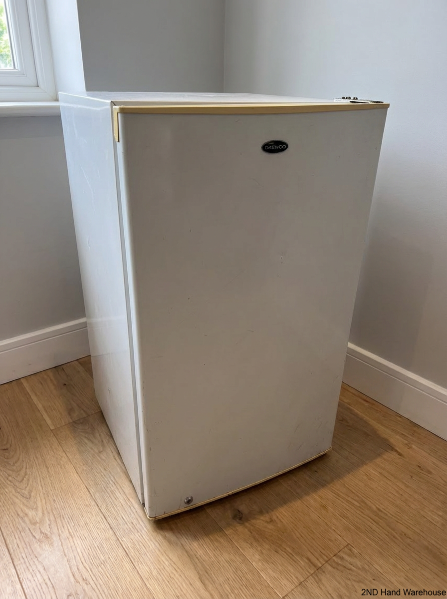 Daewoo White Bar Fridge - Needs Review / For Repair - 2ndhandwarehouse.com
