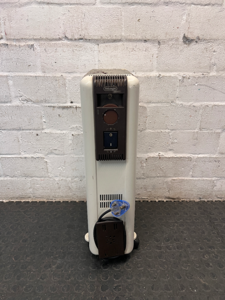 DeLonghi Oil-Filled Heater with Adjustable Thermostat — Working Order with Minor Exterior Rust