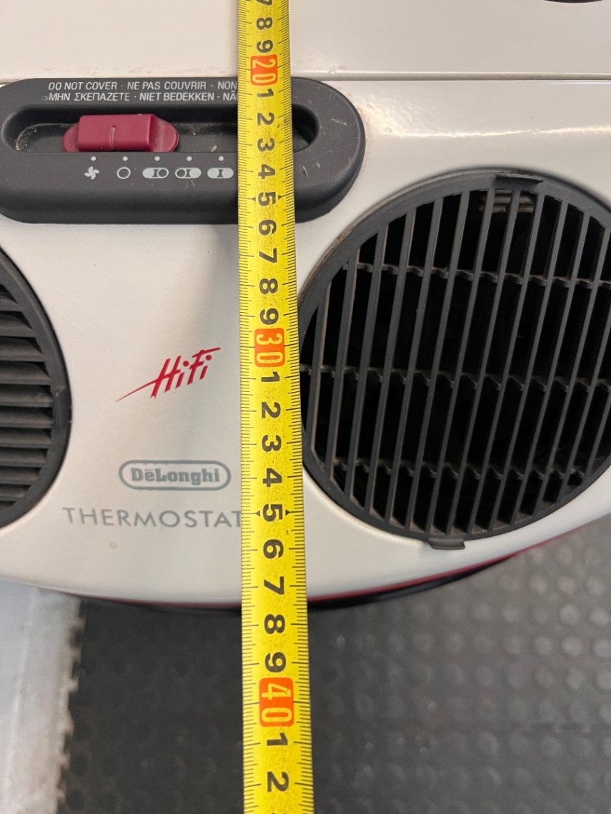 DeLonghi Thermostatica White Gas Heater — Working Order with Perishing Gas Hose