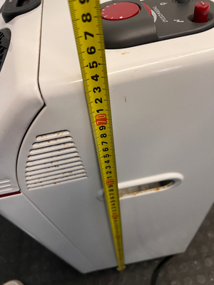 DeLonghi Thermostatica White Gas Heater — Working Order with Perishing Gas Hose