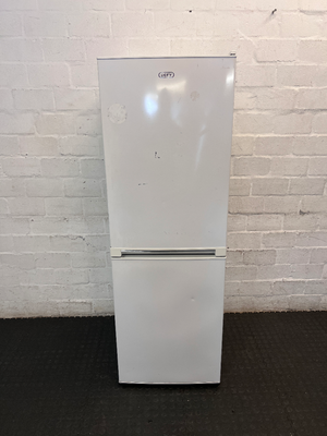 Defy C-300 Upright Fridge Freezer in White — Good Working Order - Fair Condition - 2ndhandwarehouse.com