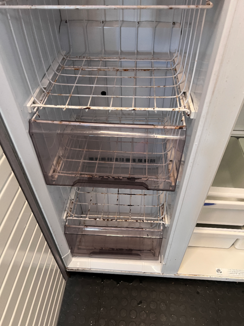 Defy Double Door Fridge Freezer - Silver (Partial Freezer & Rust Issues) - 2ndhandwarehouse.com