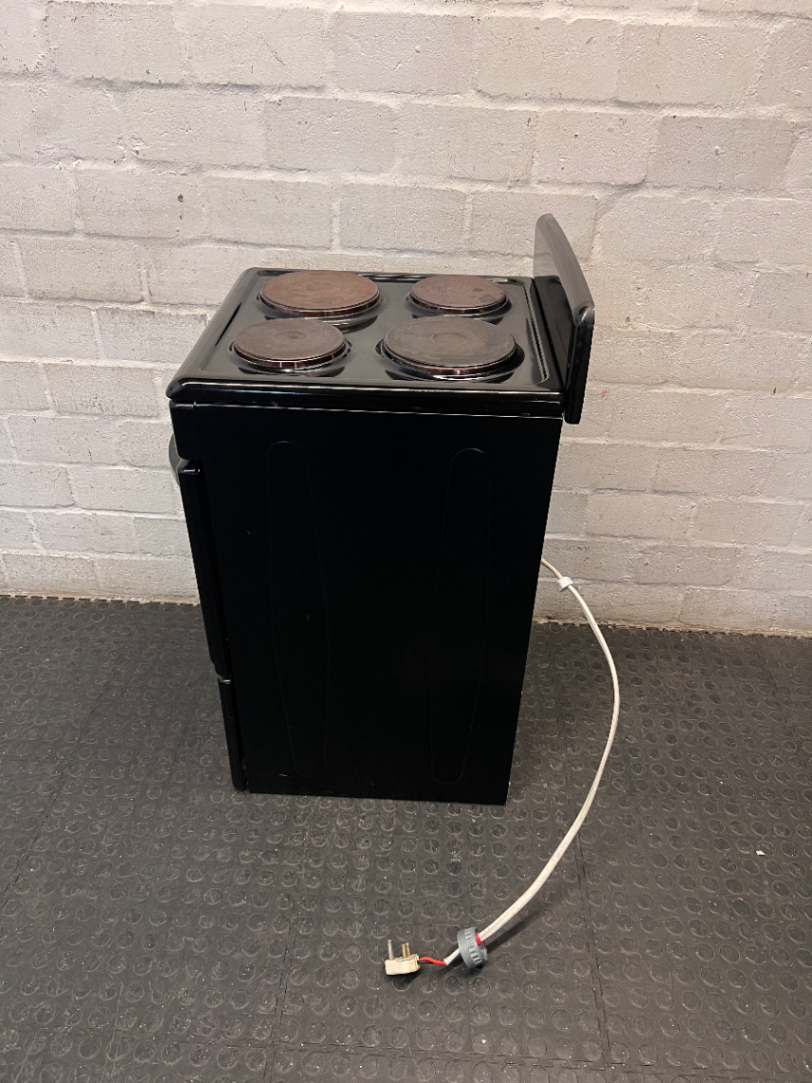 Defy 4-Plate Freestanding Electric Stove in Black — Good Working Order