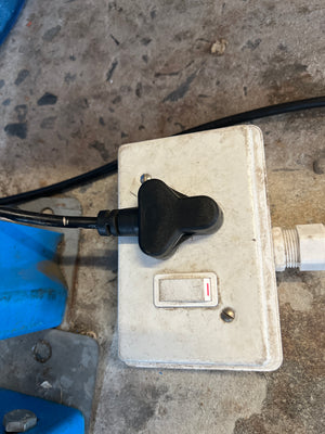 Defy Silver Bottom Freezer Fridge - Eco Energy Efficient - 2ndhandwarehouse.com