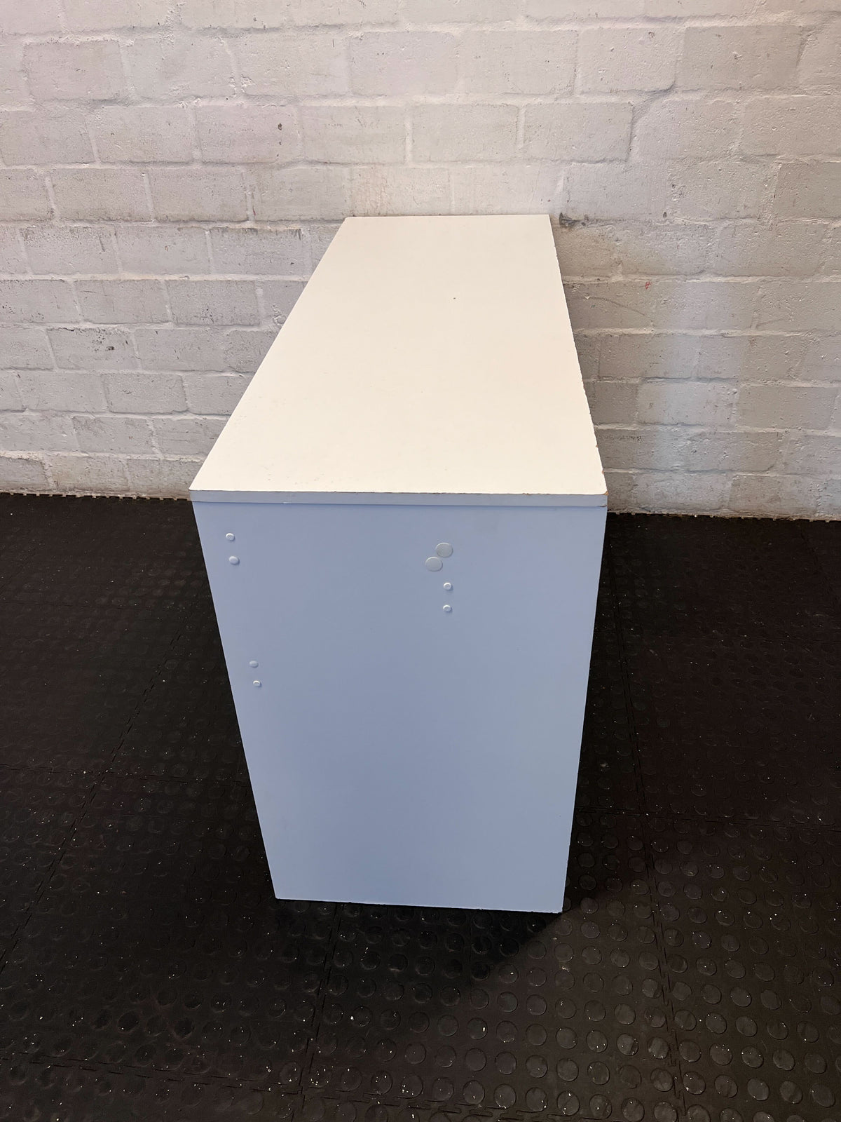 Desk  - Sleek White Desk with 2 Drawers - Versatile & Modern  - Visible damages - 2ndhandwarehouse.com