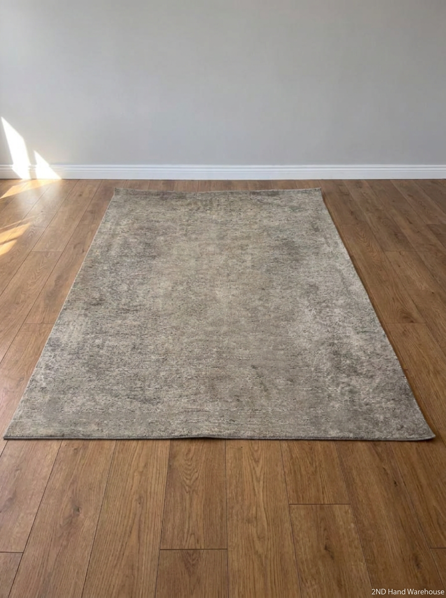Diva Polyester Patterned Area Rug (230 x 160cm) — Used; Fair Condition