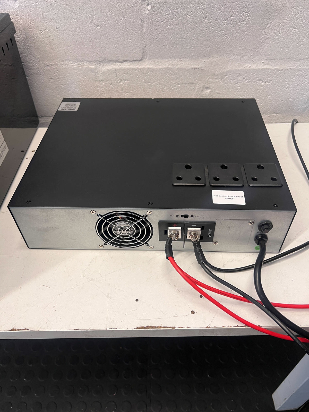 Dual Lithium-ion 24v Battery & Inverter System – 2400VA, Great Condition