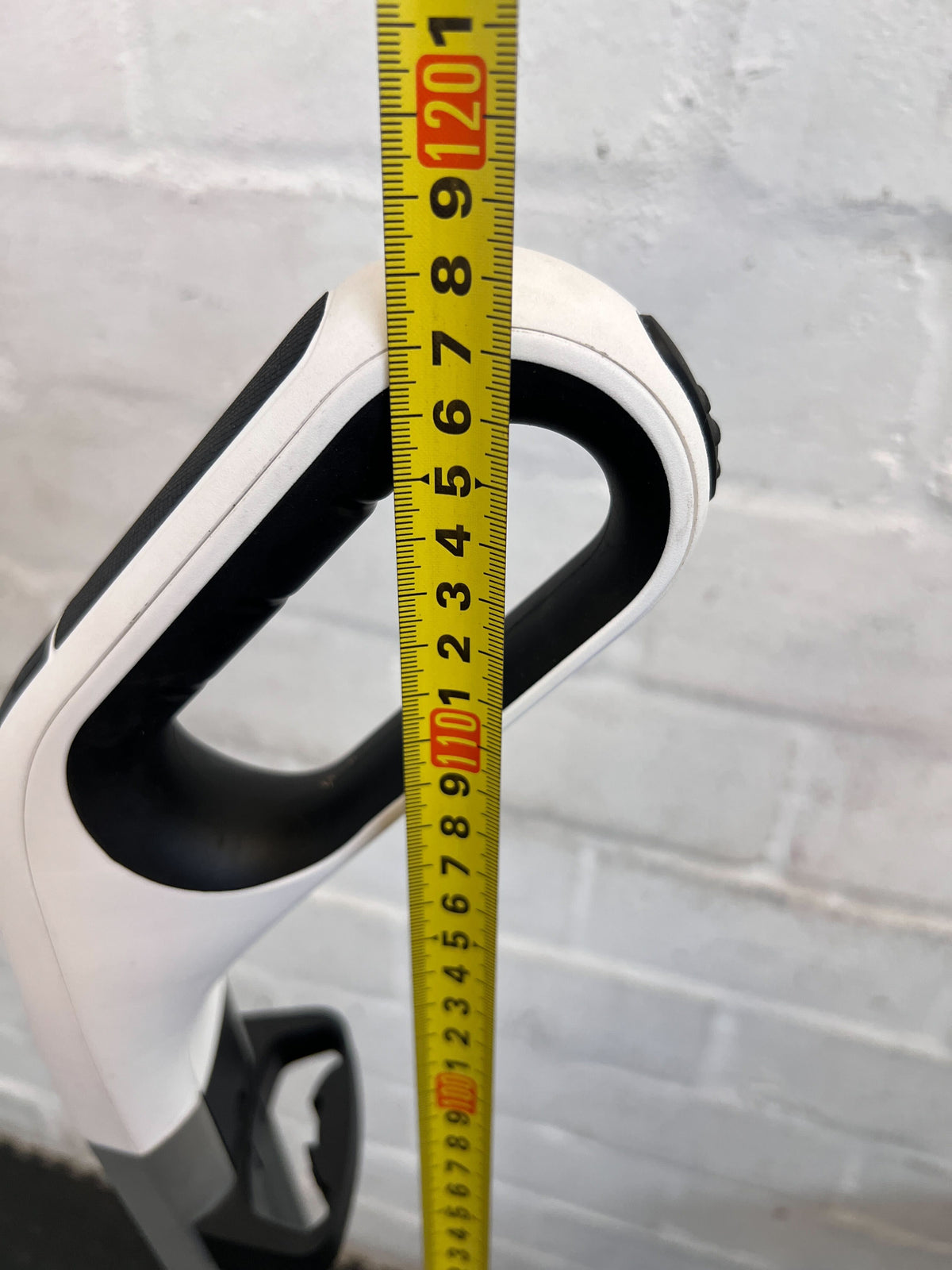 Efficient Cordless Grey Floor Vacuum with Accessories - Minor Wear