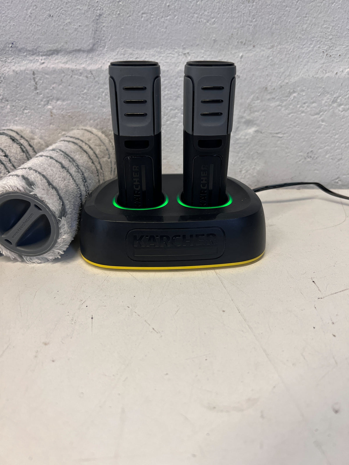 Efficient Cordless Grey Floor Vacuum with Accessories - Minor Wear