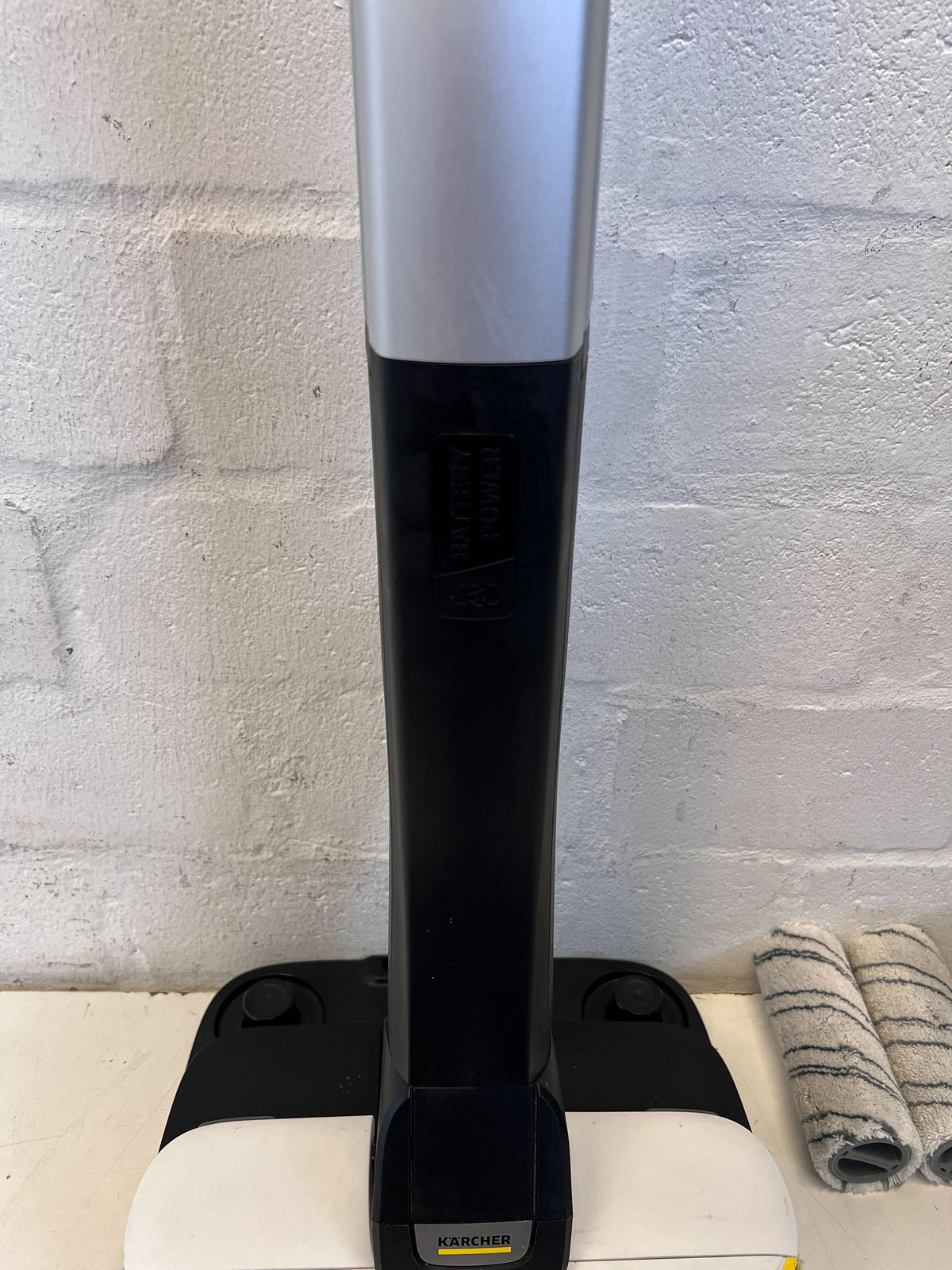 Efficient Cordless Grey Floor Vacuum with Accessories - Minor Wear