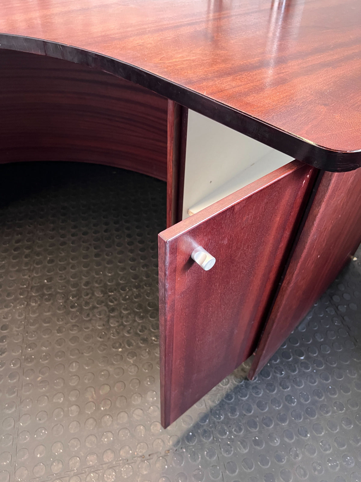 Elegant Curved L-Shaped Reception Desk with Risers & Storage