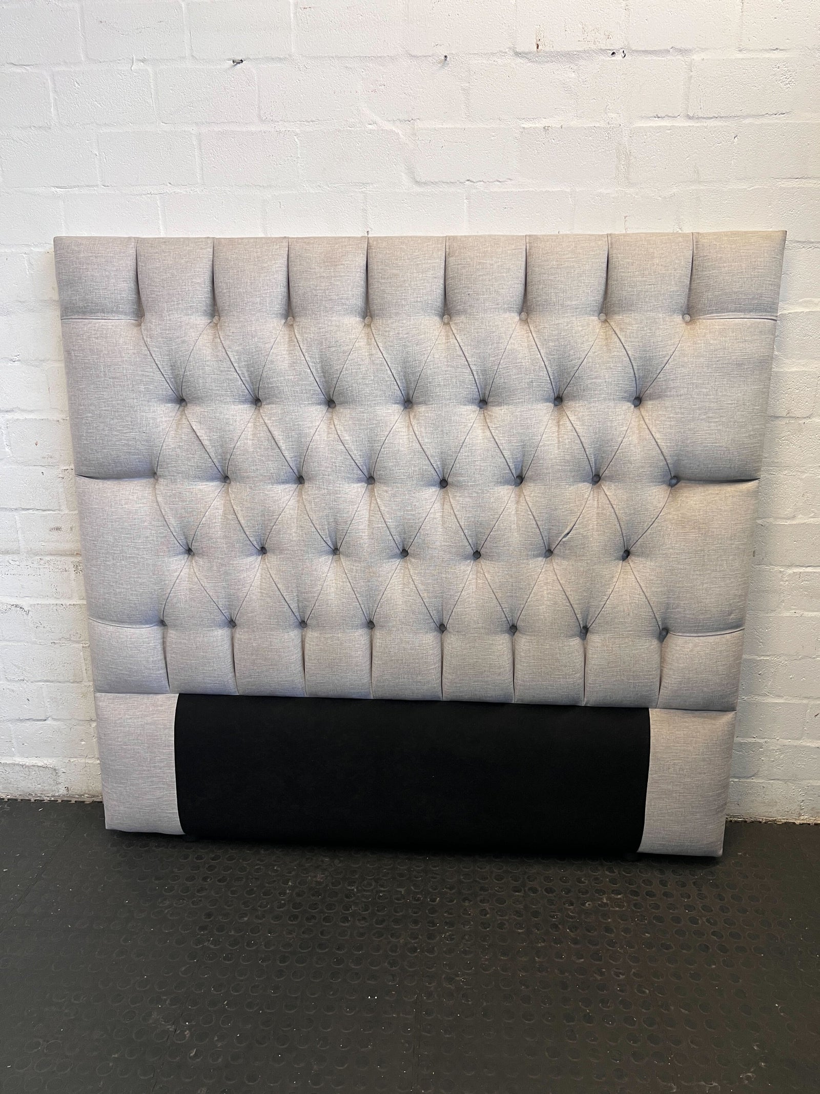 Elegant Grey Upholstered Bed Headboard with Button Tufts