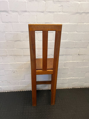 Elegant Oak Bar Stool with Sleek Design – Minor Scratches