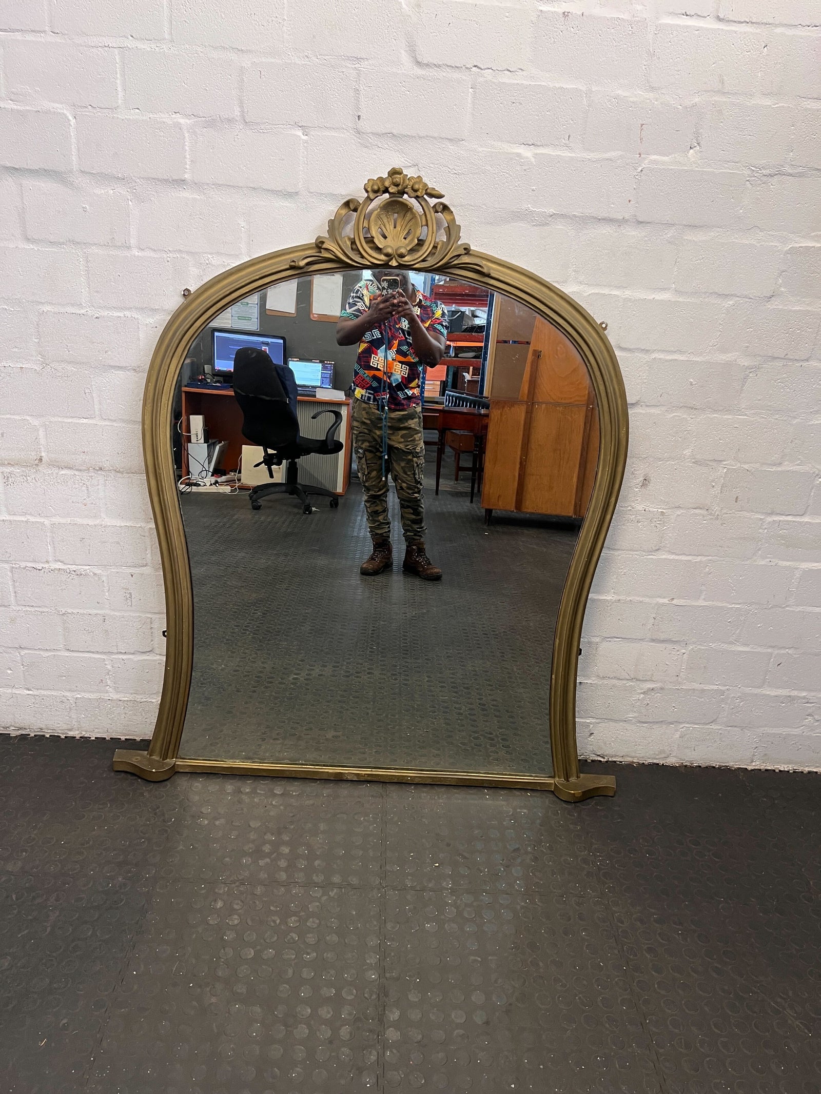 Elegant Vintage Gold Framed Mirror with Floral Detail