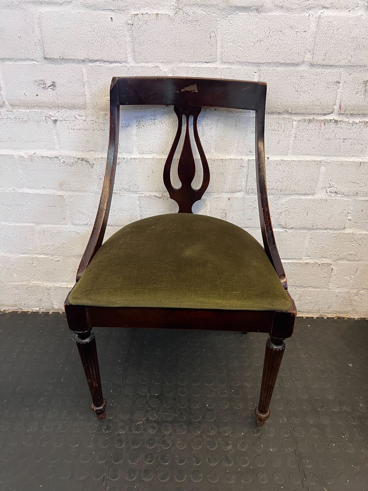 Elegant Vintage Mahogany Chair with Green Upholstery - Minor Wear - 2ndhandwarehouse.com