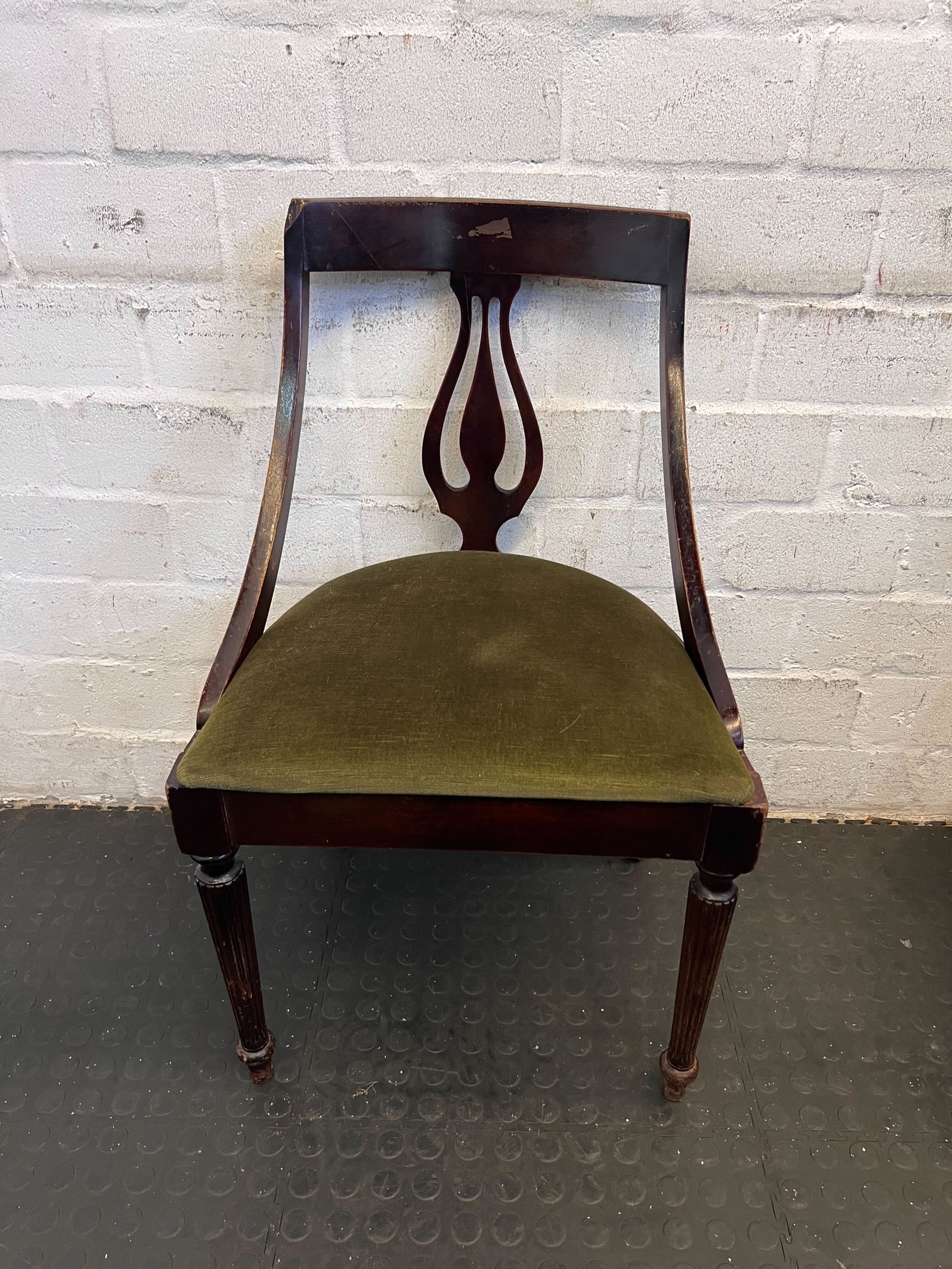 Elegant Vintage Mahogany Chair with Green Upholstery - Minor Wear - 2ndhandwarehouse.com