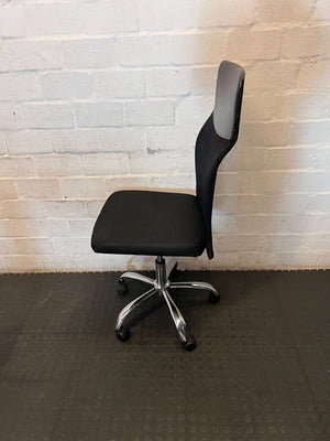 Ergonomic Black Mesh & Leatherette Office Chair with Chrome Base - Need to remove one side arm - 2ndhandwarehouse.com