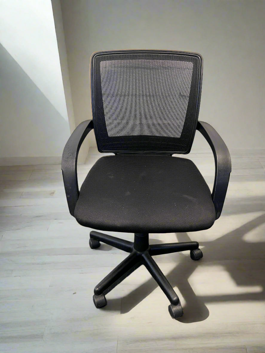Ergonomic Black Mesh Office Chair with Armrests