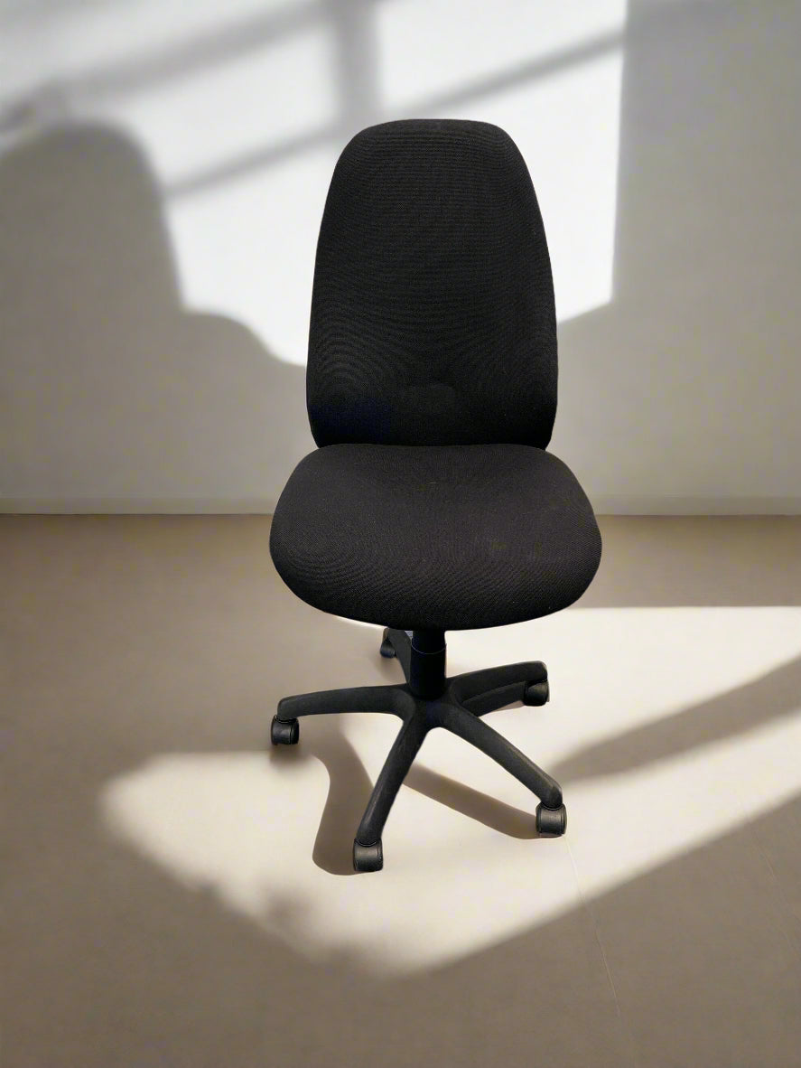 Ergonomic Black Office Chair with Minor Wear