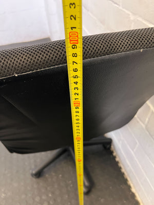 Ergonomic Black Office Chair with Minor Wear and Tear