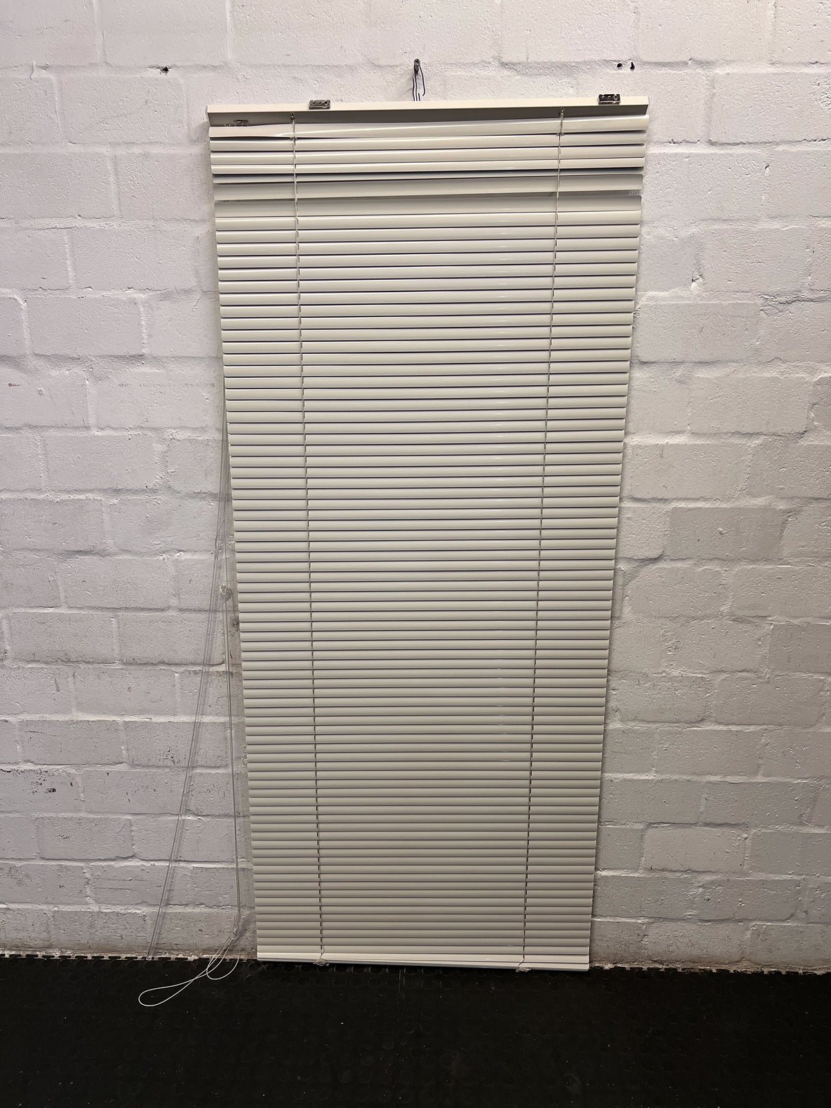 Essential White Aluminum Blinds 77 BY 180 - Minor Wear, Functional and Stylish