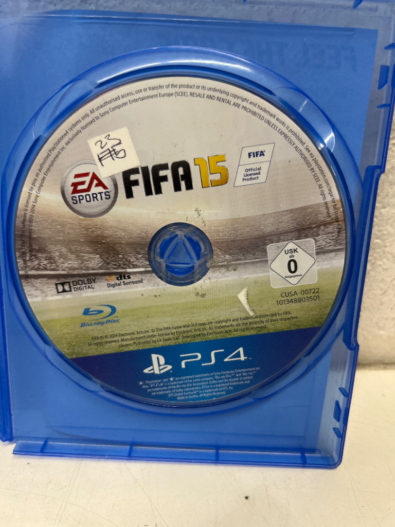 FIFA 15 (PS4) - Good Condition, Sticker Residue on Disc - 2ndhandwarehouse.com
