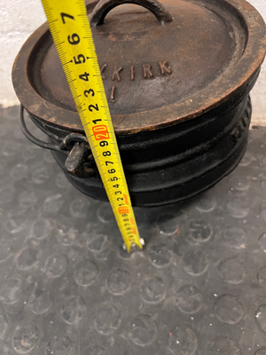 Falkirk Number 1 Cast Iron Potjie Pot with Lid — Surface Rust and Worn Finish