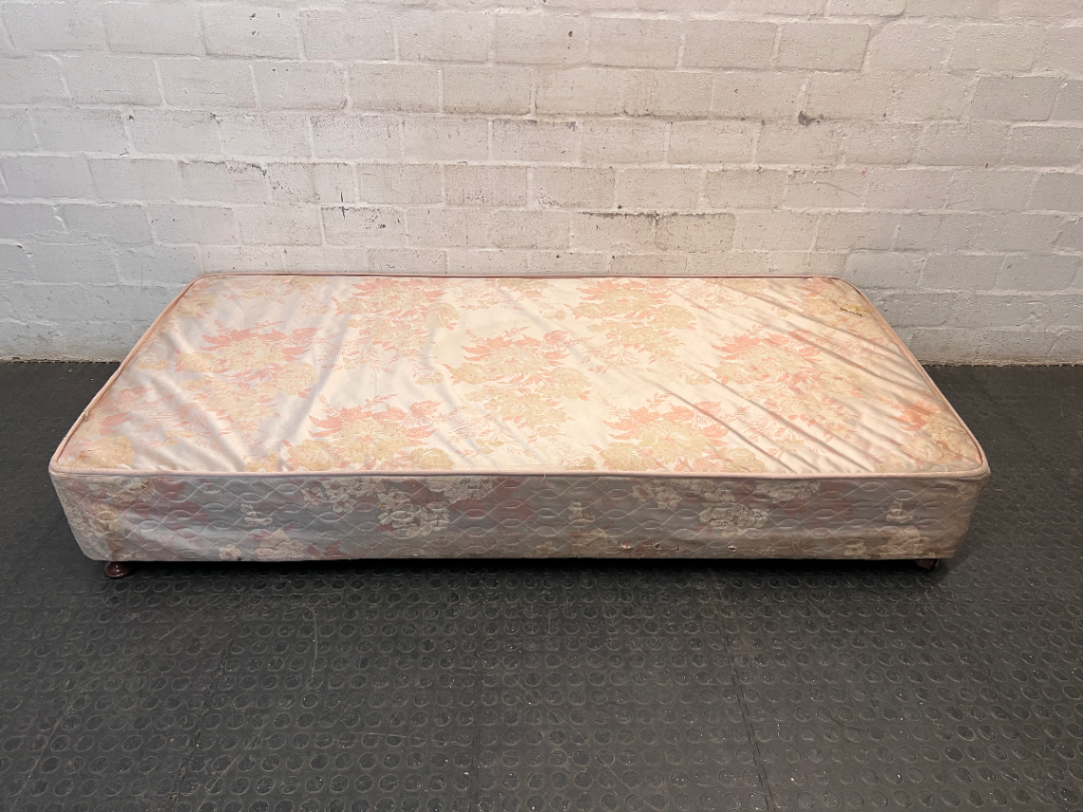 Floral Upholstered Single Base Set — Visible Water Damage Stain