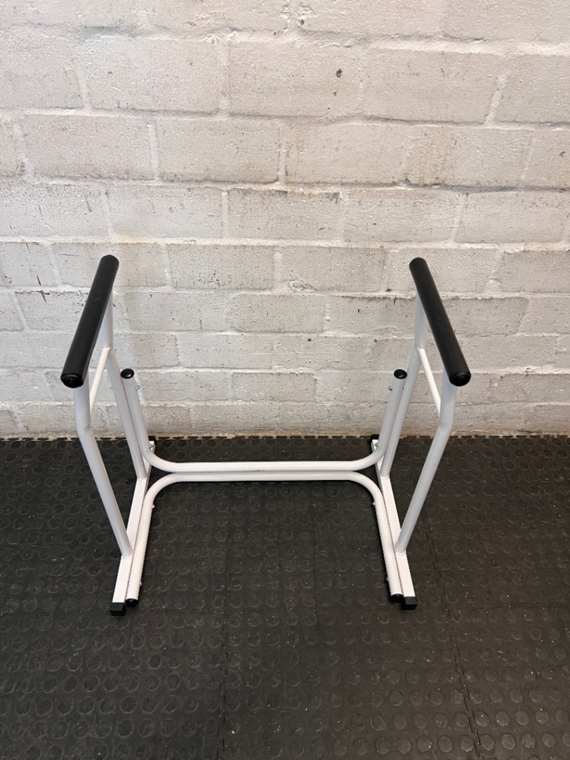 Freestanding Tubular Steel Toilet Support Rail