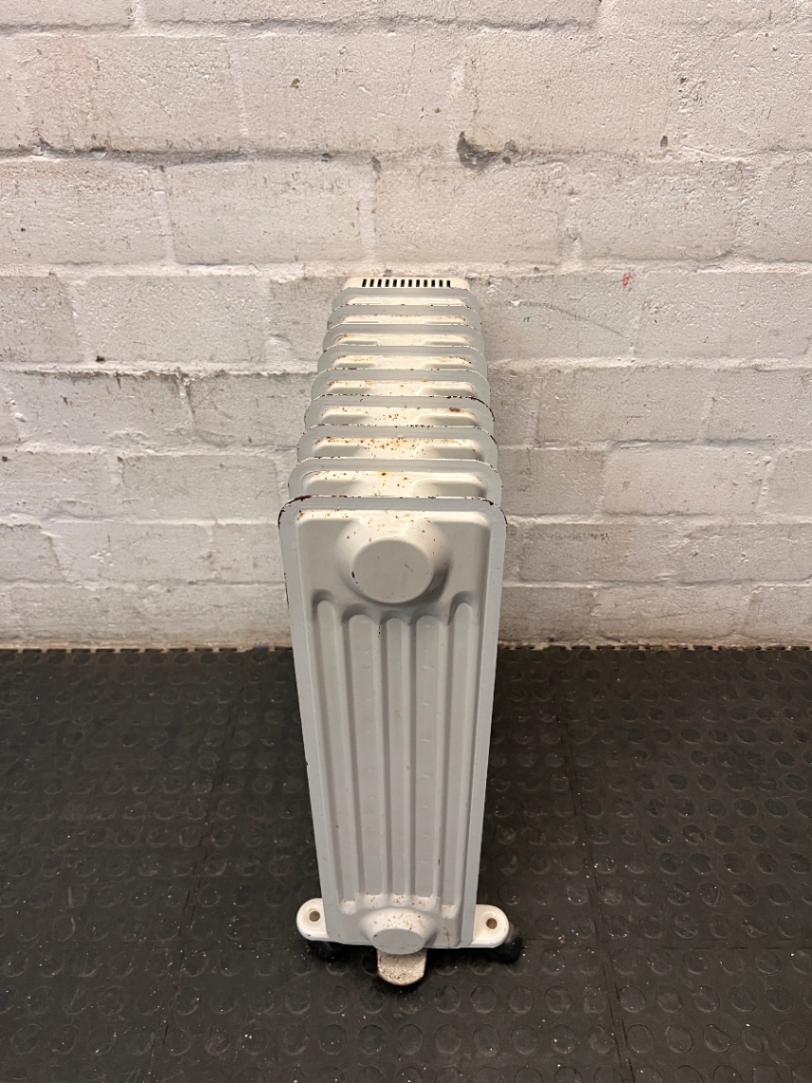 Fust Novamatic Oil-Filled Heater with Castors — Working Order with Visible Wear