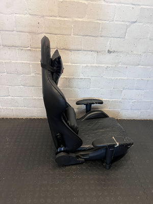 Gaming chair top only  - Damaged and the base that contains wheels is missing - 2ndhandwarehouse.com