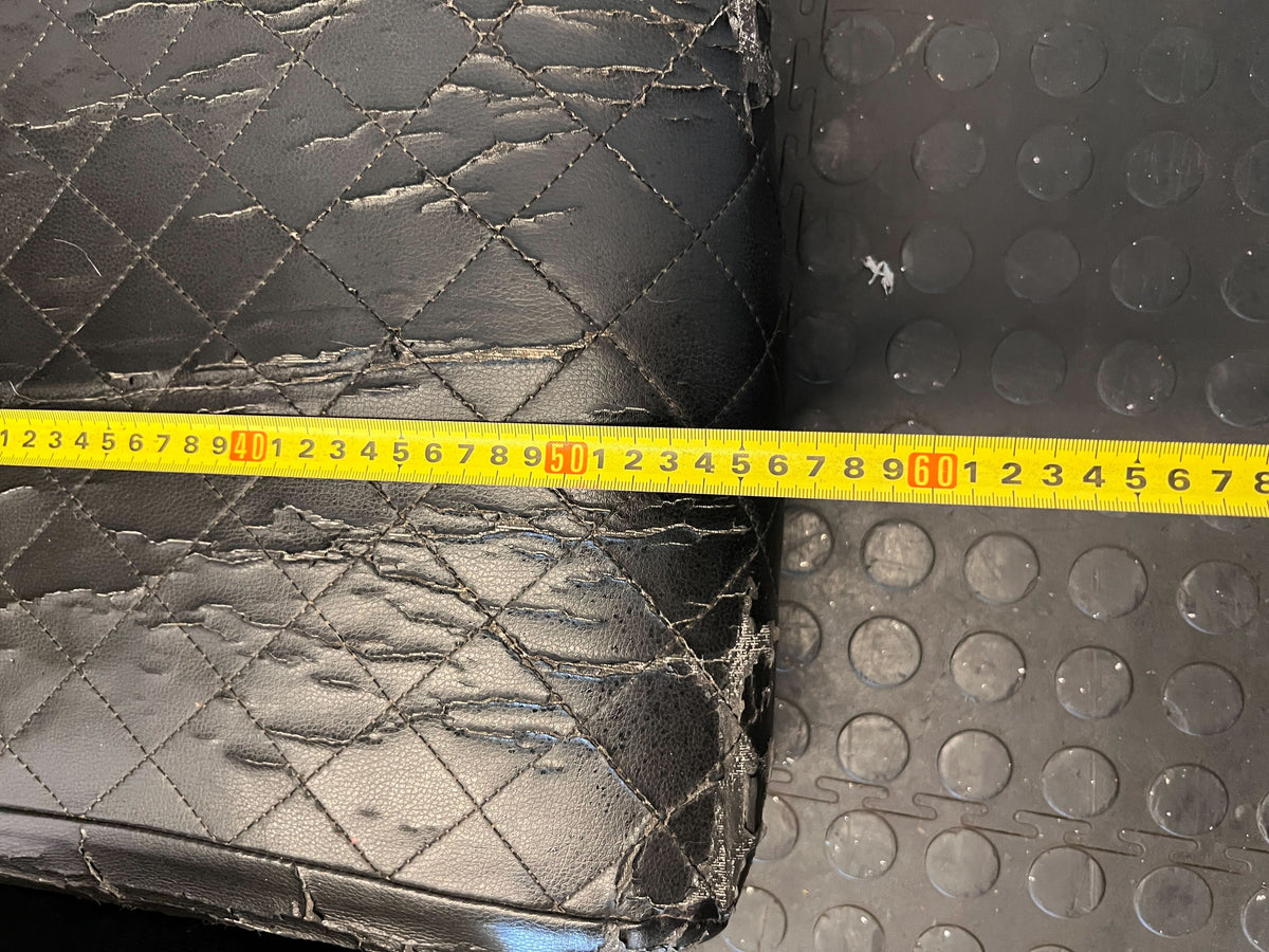 Gaming chair top only  - Damaged and the base that contains wheels is missing - 2ndhandwarehouse.com