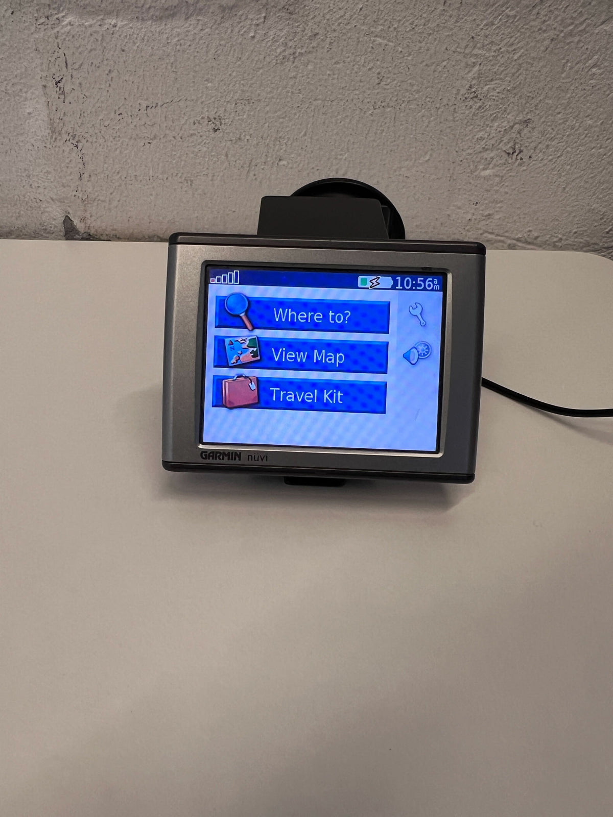 Garmin nüvi Portable GPS Navigator - Compact with Minor Scratches
