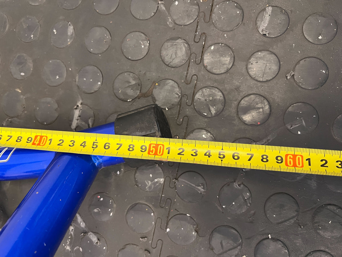 Giant Blue Indoor Bike Trainer Stand – Minor Wear, Excellent Condition