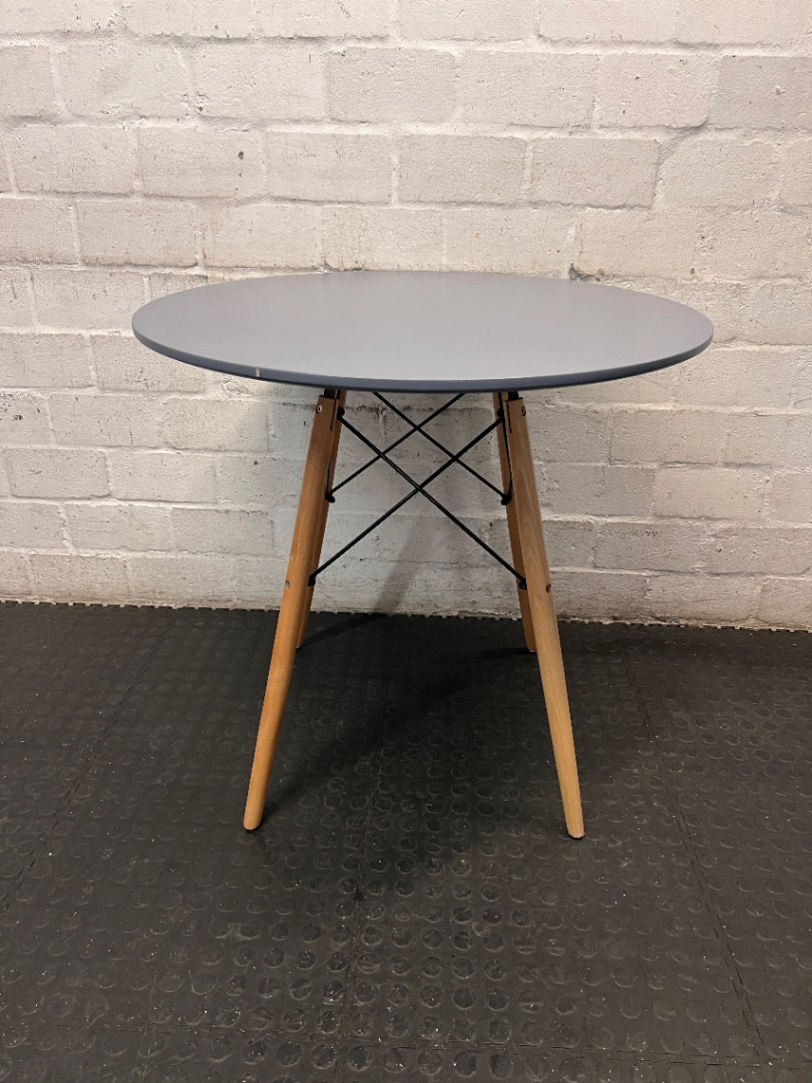 Grey Mid-Century Style Dining Set with Wooden Legs — Clean and Well-Maintained Condition - 2ndhandwarehouse.com