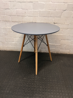 Grey Mid-Century Style Dining Set with Wooden Legs — Clean and Well-Maintained Condition - 2ndhandwarehouse.com