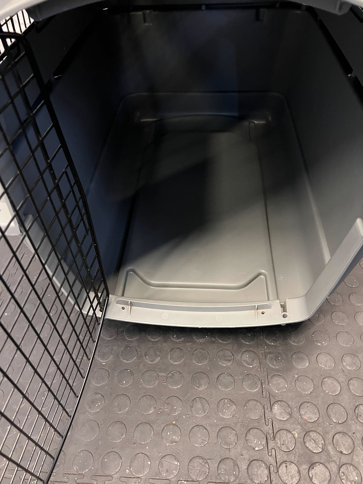 Grey Plastic Pet Carrier with Steel Door 80 BY 55 - Minor Scuff Marks