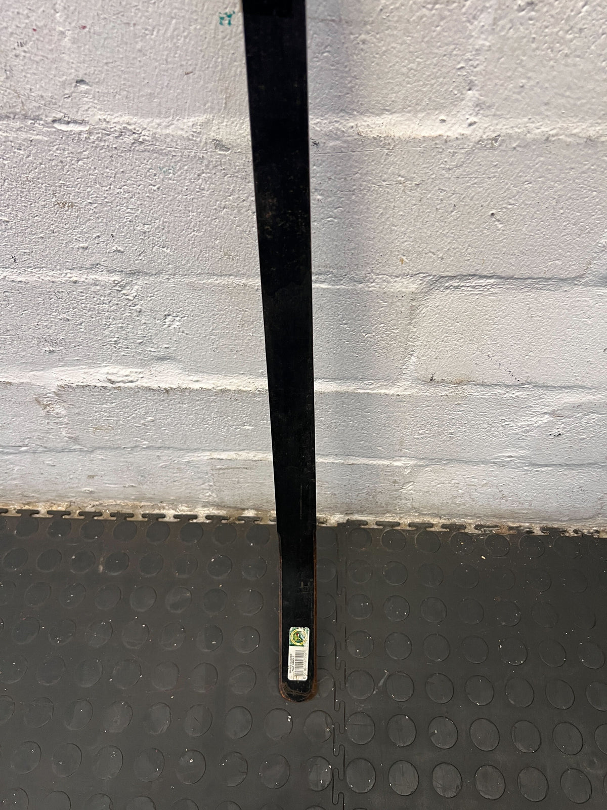 Heavy-Duty Pry Bar with Rubber Grip Handle