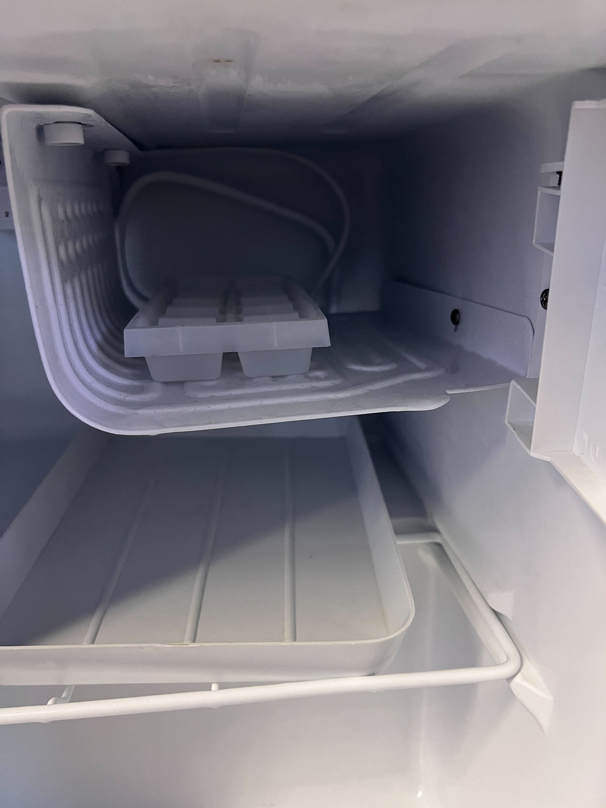 Hisense A+ Energy Mini Bar Fridge - Compact & Stylish - 2ndhandwarehouse.com
