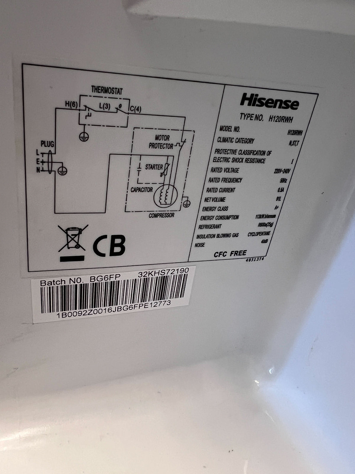 Hisense Compact Bar Fridge - Ideal for Small Spaces - 2ndhandwarehouse.com