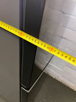 Hisense Dark Grey Fridge Freezer - Modern & Efficient