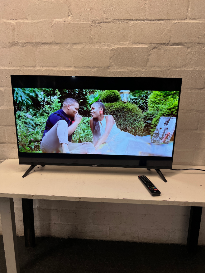 Hisense Flat Screen TV with Remote — Working Well; Used Condition