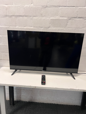 Hisense Flat Screen TV with Remote — Working Well; Used Condition