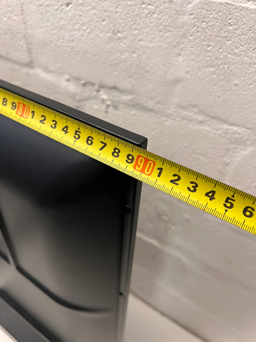 Hisense Flat Screen TV with Remote — Working Well; Used Condition